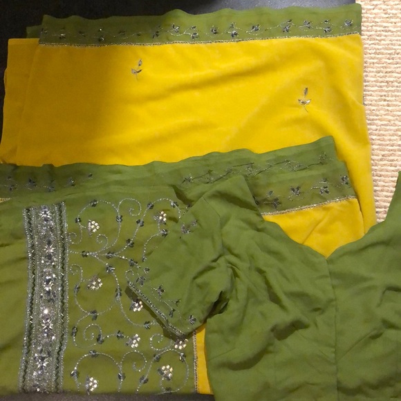 Saree - Picture 3 of 7